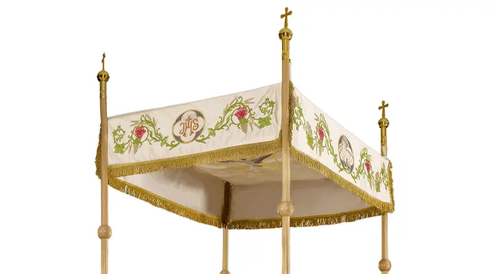 Dais de procession avec motif floral